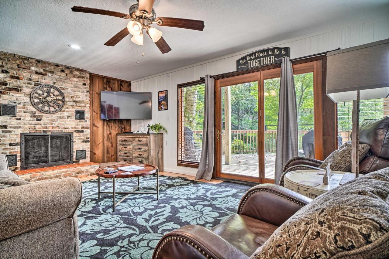 Rustic Sevierville Cabin Hot Tub And Mountain Views Exterior photo
