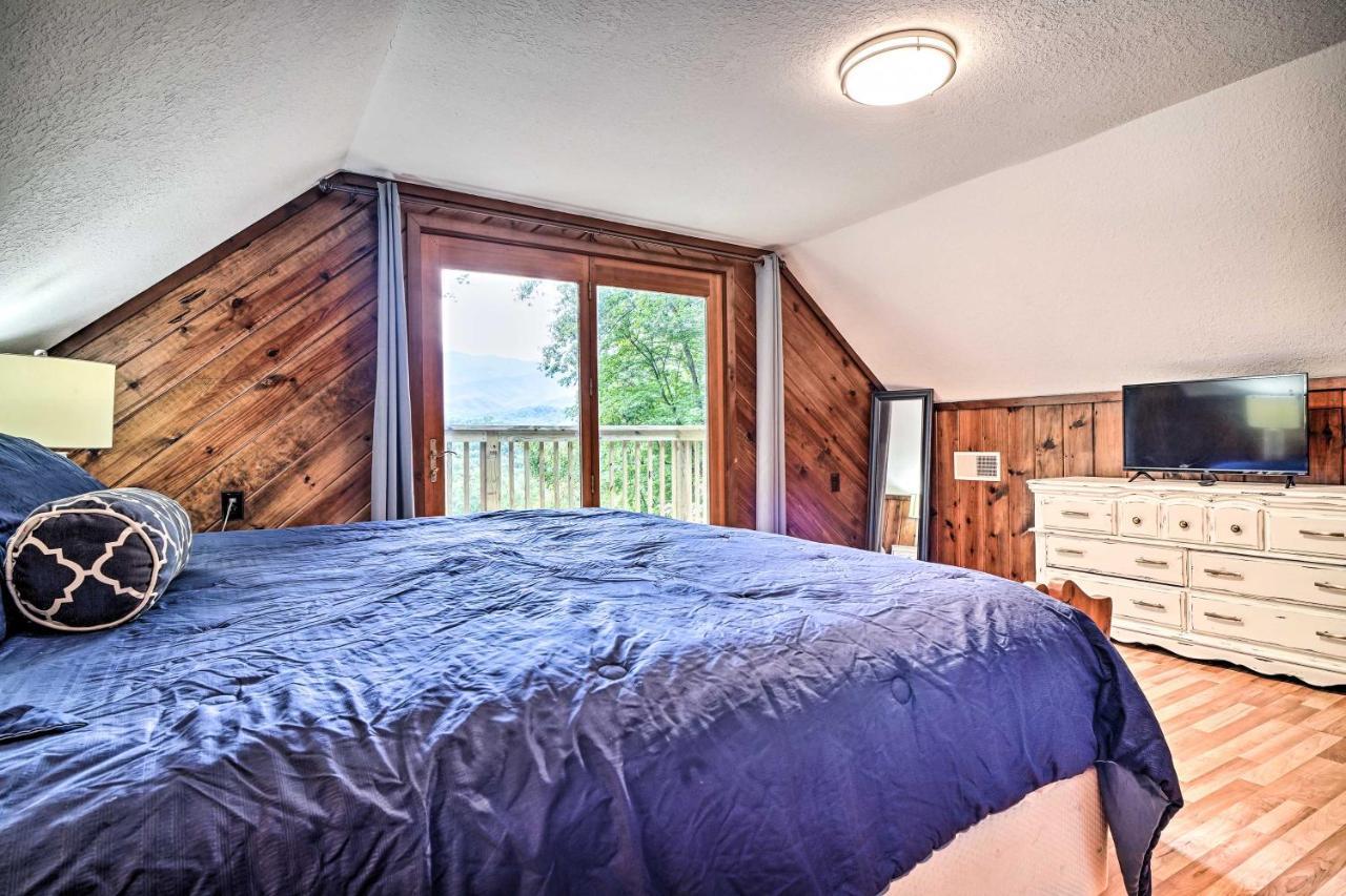 Rustic Sevierville Cabin Hot Tub And Mountain Views Exterior photo